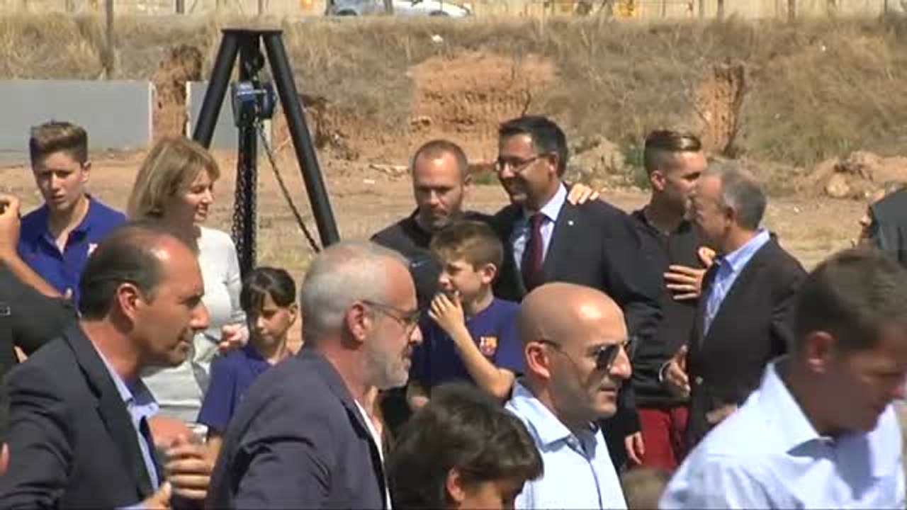 Bartomeu pone la primera piedra del estadio Johan Cruyff de la Ciudad Deportiva Joan Gamper
