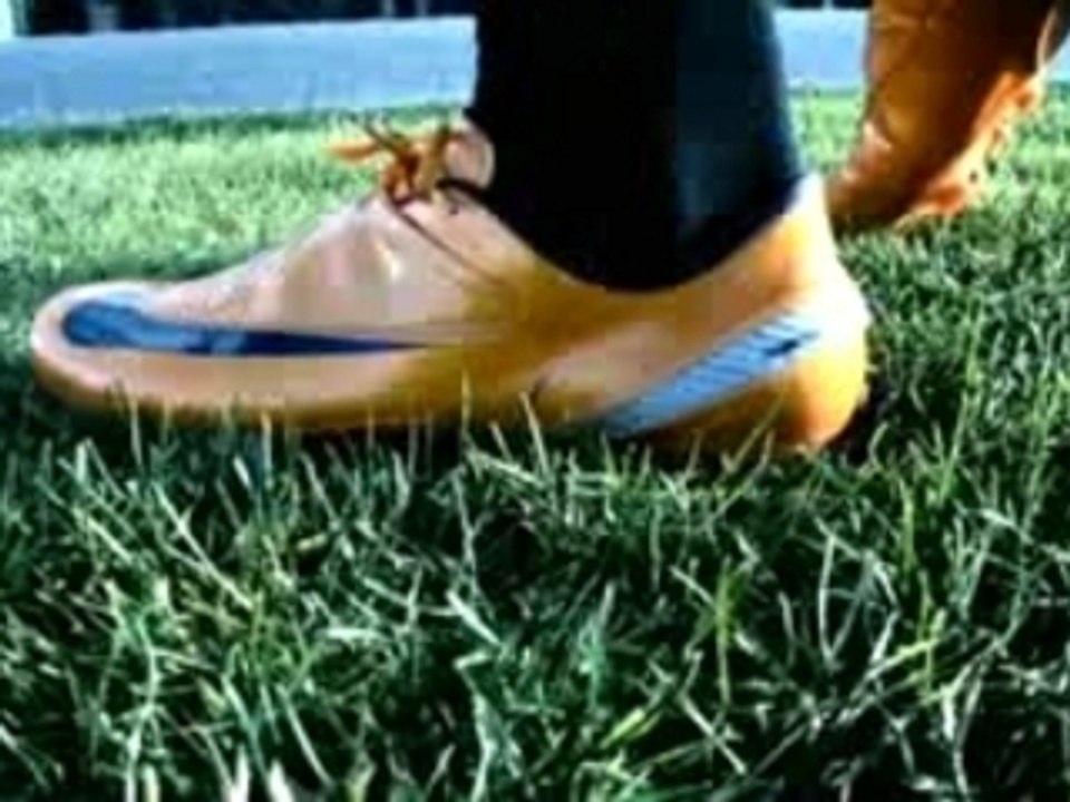 Ronaldo vs bugatti Nikefootball Mercurial vapor sl