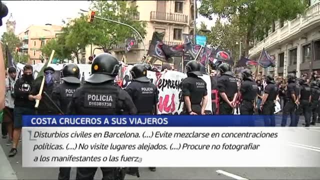 Algunas navieras advierten a los turistas que llegan a Barcelona del riesgo de disturbios civiles
