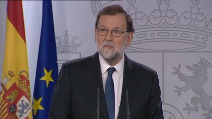 Télécharger la video: Rajoy anuncia el cese como president de Carles Puigdemont y de todo el Govern de Cataluña