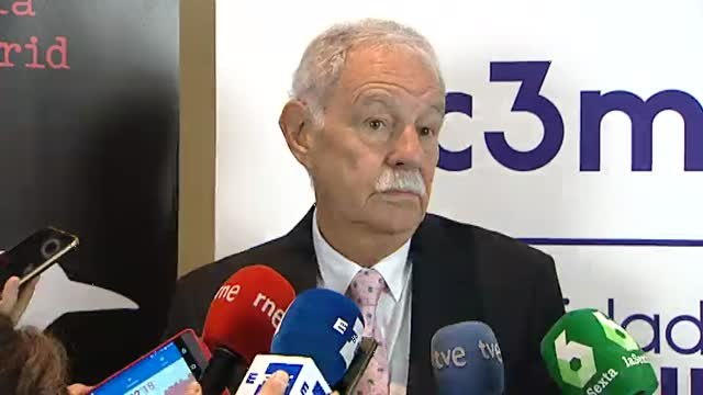 Eduardo Mendoza galardonado con el Premio José Luis Sampedro