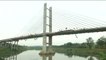 245 personas logran un récord Guinness saltando a la vez de un puente