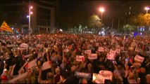 Unas 200.000 personas protestan en Barcelona por la entrada en prisión de Sánchez y Cuixart
