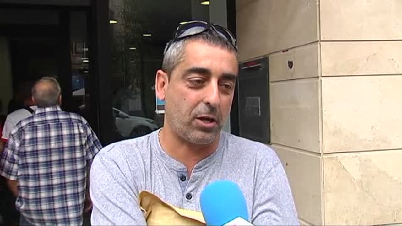 200 kilómetros para proteger sus ahorros 12 días después del referéndum del 1-0