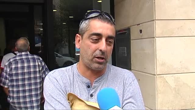 200 kilómetros para proteger sus ahorros 12 días después del referéndum del 1-0