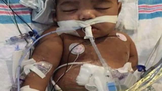 Un hospital en EEUU retrasa un trasplante de riñón a un niño porque su padre tiene problemas con la justicia