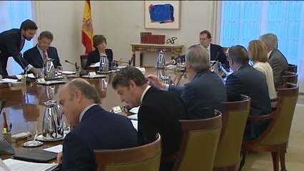 Download Video: El Gobierno avisa a Puigdemont de riesgos económicos