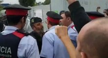 Los Mossos d'Esquadra se enfrentan a la Guardia Civil