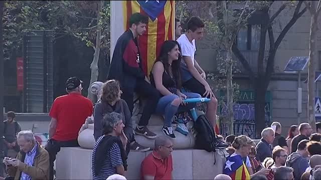 ANC y Òmnium promueven una concentración para apoyar a Puigdemont y a la DUI