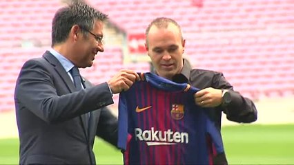 Andrés Iniesta renueva "de por vida" con el FC Barcelona