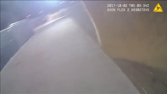 La cámara de un policía graba el momento del tiroteo de Las Vegas
