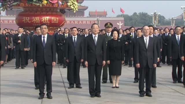 China recuerda a sus héroes en el Día de los Mártires