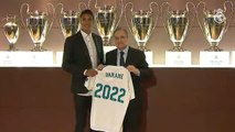 Varane renueva con el Real Madrid hasta 2022