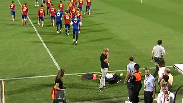 Ambiente festivo en el entrenamiento de la selección