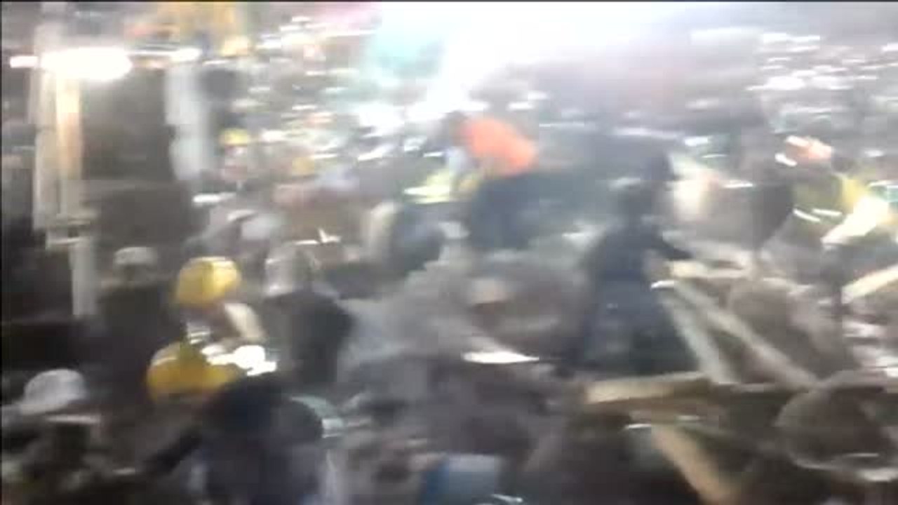 Tres días después, los equipos de rescate siguen hallando supervivientes del terremoto en México