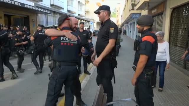 Pineda se despide de los policías nacionales