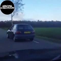 Une voiture contente d'aller en teuf !