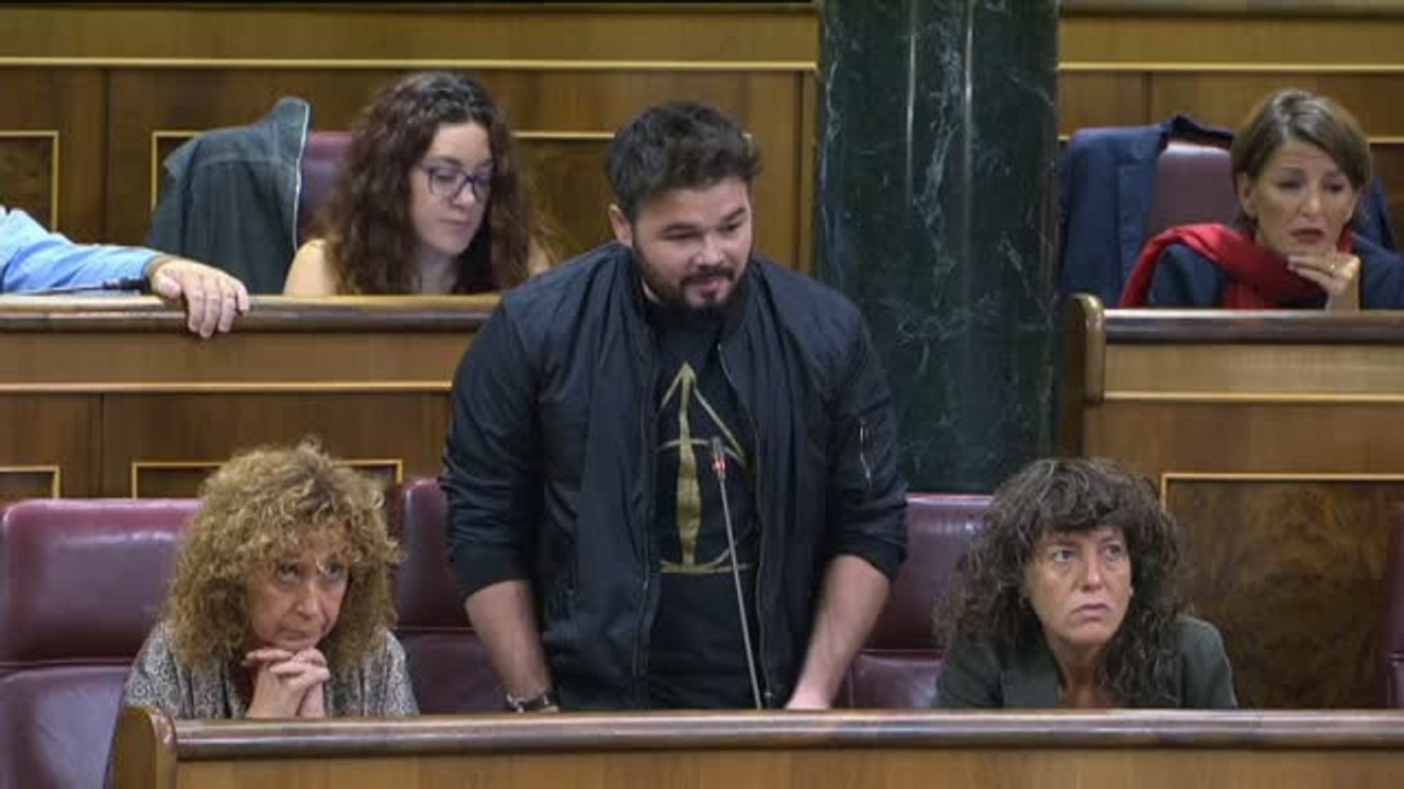 Rufián a Rajoy : "Quite sus sucias manos de las instituciones catalanas"