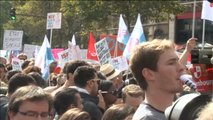 150.000 personas se manifiestan en París contra los decretos laborales de Macron