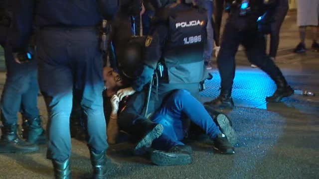 Un detenido y tres heridos en la concentración en apoyo al referéndum en la Puerta del Sol