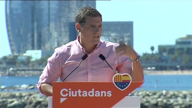 Rivera acusa al Govern de impulsar un referéndum del Ikea