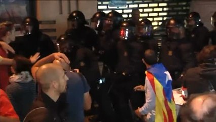 Download Video: El Gobierno envía policías y guardias civiles a Cataluña para apoyar a los Mossos