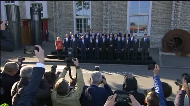 La UE ante el 1-0 insiste en que las constituciones y las leyes están para ser respetadas pero también apela al diálogo