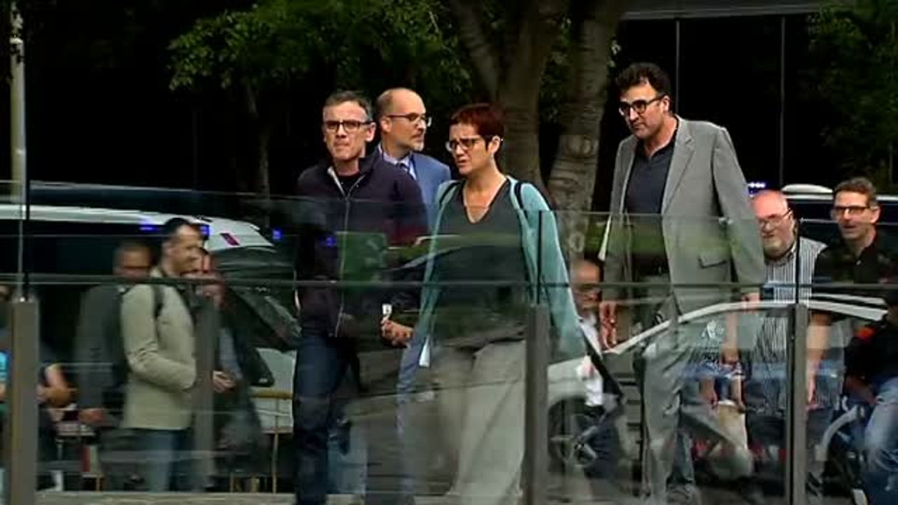 Libertad con cargos para todos los detenidos por los preparativos del 1-O