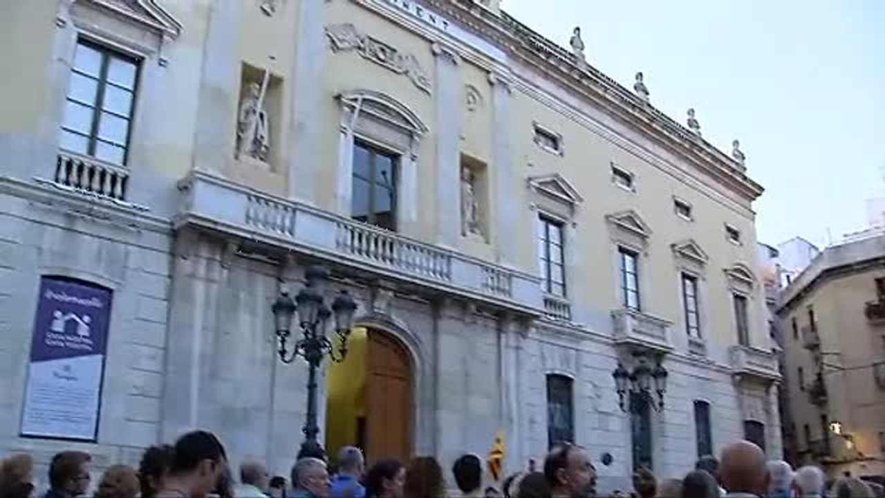 Aumenta la presión sobre los alcaldes que no quieren ceder sus locales para el referéndum