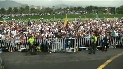 El papa Francisco señala en Medellín que "la renovación supone sacrificio y valentía"