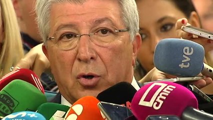 Cerezo: "En enero puede venir Costa, o muchos otros"