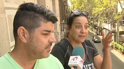 El altar sobre el mosaico de Miró sigue creciendo