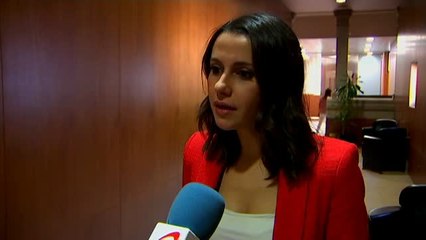 Arrimadas denuncia un mensaje de odio en Facebook que le desea "una violación"