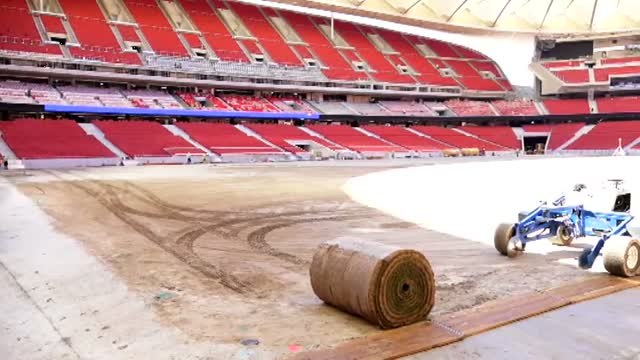 Comienza la instalación del césped en el Wanda Metropolitano