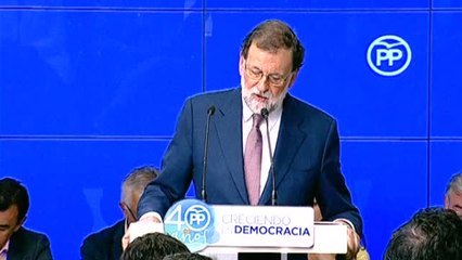 Rajoy promete "tranquilidad" y "firmeza" ante la "estafa" del referéndum