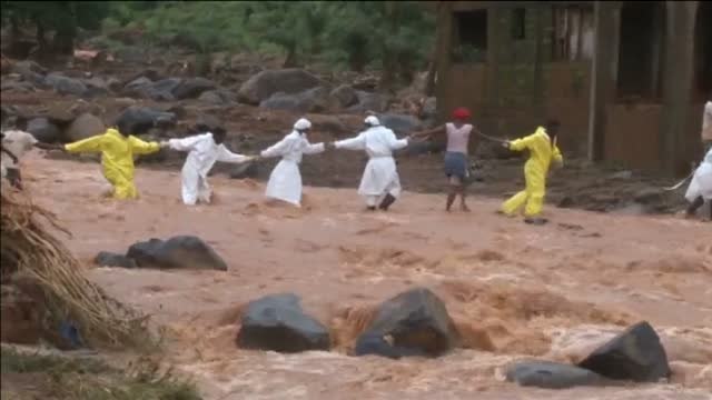 Al menos 400 muertos y centenares de desaparecidos por las inundaciones en Sierra Leona