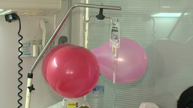 Los Reyes arropan a los heridos en los atentados de Cataluña