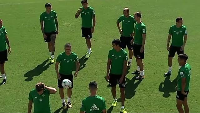 Quique Setién: Si no está Suárez, intentaremos aprovecharlo