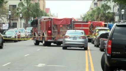 La policía abate a un hombre que se ha atrincherado con rehenes en el interior de un restaurante en Charleston