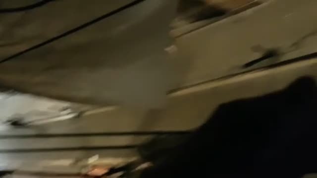 Los vecinos del Raval frenan a una okupación con manguerazos