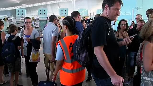 Los trabajadores de los controles de seguridad votarán mañana si desconvocan la huelga