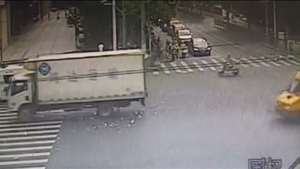 La honradez humana le devuelve a un hombre su dinero en China