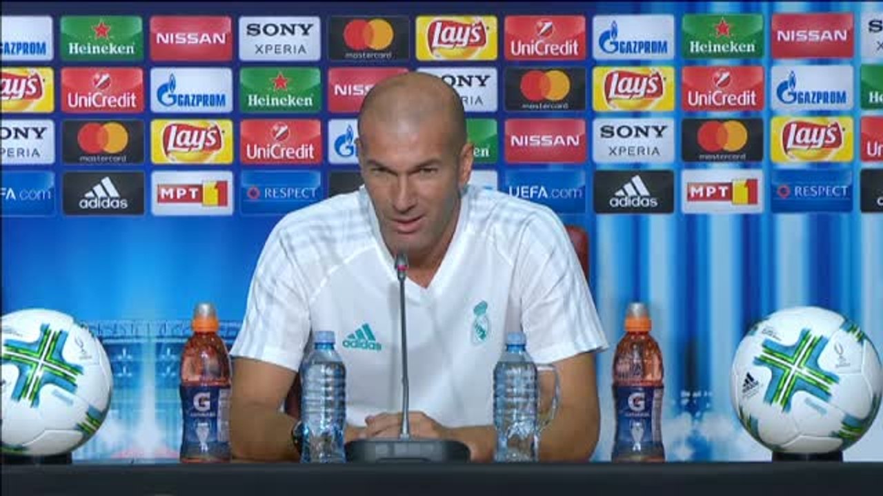 Zidane: "Que Cristiano esté con nosotros significa mucho, eso es que está para jugar"