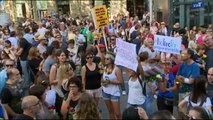 Las pancartas de la manifestación de Barcelona piden al Rey y a Rajoy que no se vendan armas