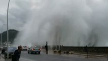 Fuertes vientos y oleaje azotan la costa cantábrica