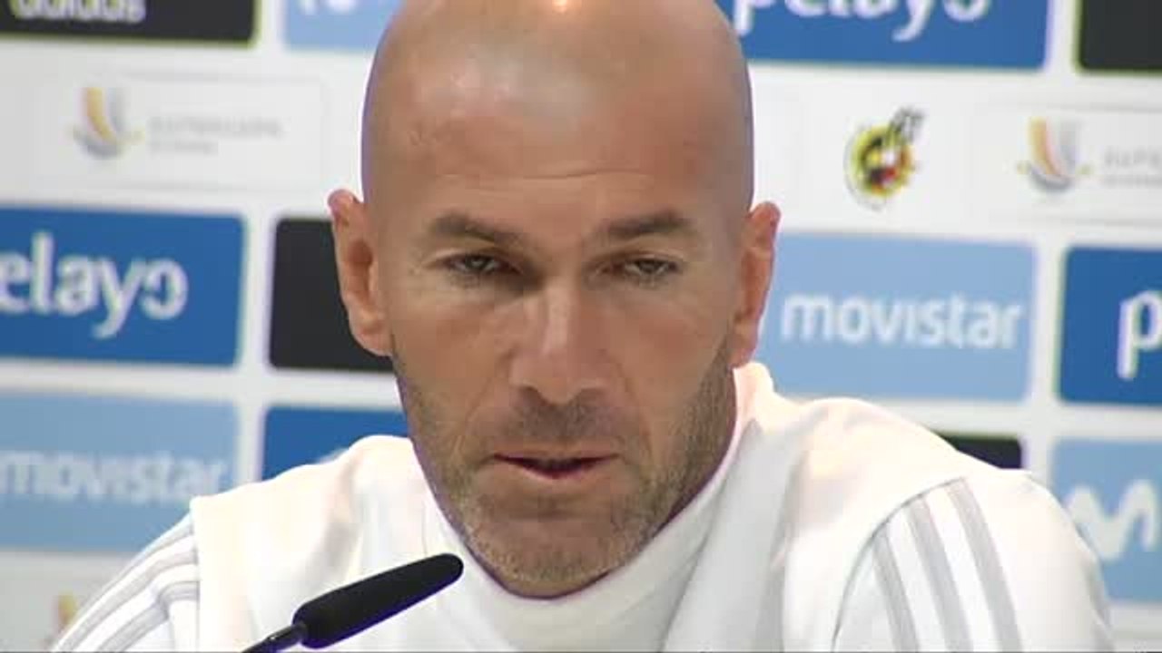 Zidane: "Viendo lo que pasó y a Cristiano le meten cinco partidos. Ahí pasa algo"