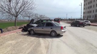 Amasya'da Otomobil ile Hafif Ticari Araç Çarpıştı: 5 Yaralı