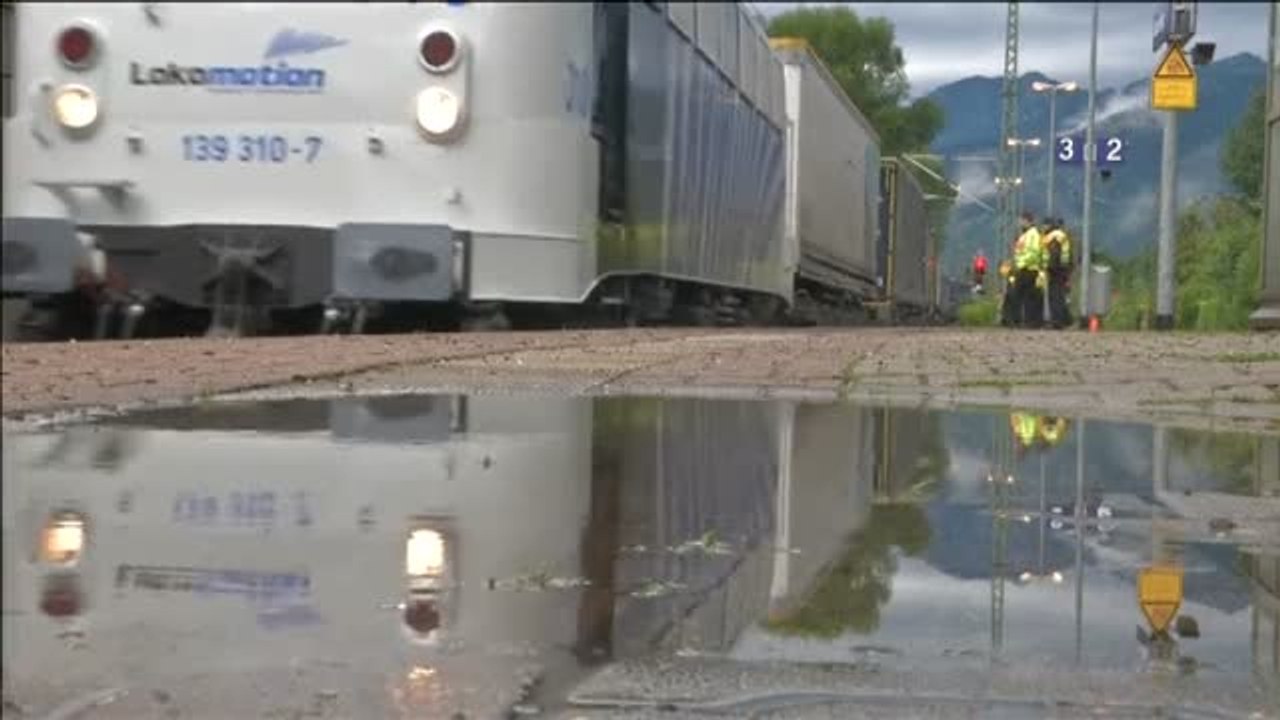 La Policía alemana localiza a  varios inmigrantes viajando debajo de los trenes