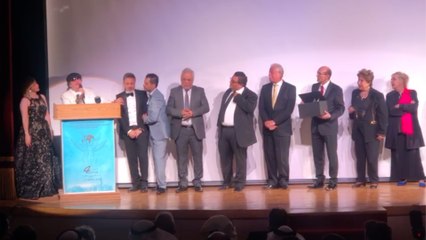 محي إسماعيل يلقي قصيدة في حب مصر خلال تكريمه في افتتاح المهرجان