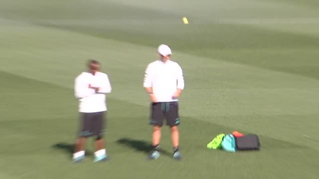 Último entrenamiento del Madrid antes de la vuelta de la Supercopa